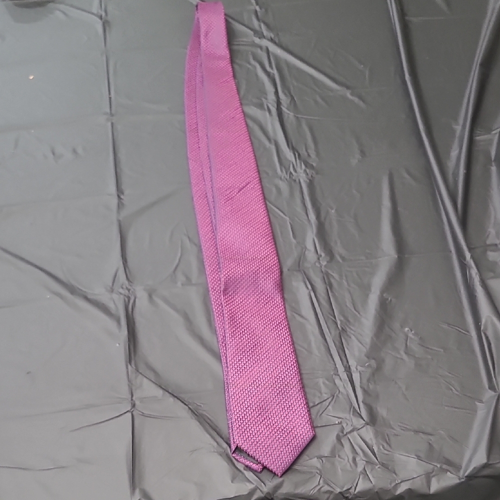 Calvin Klien Men's Necktie 56" Red And Dark Blue Tie Woth Geometric Design